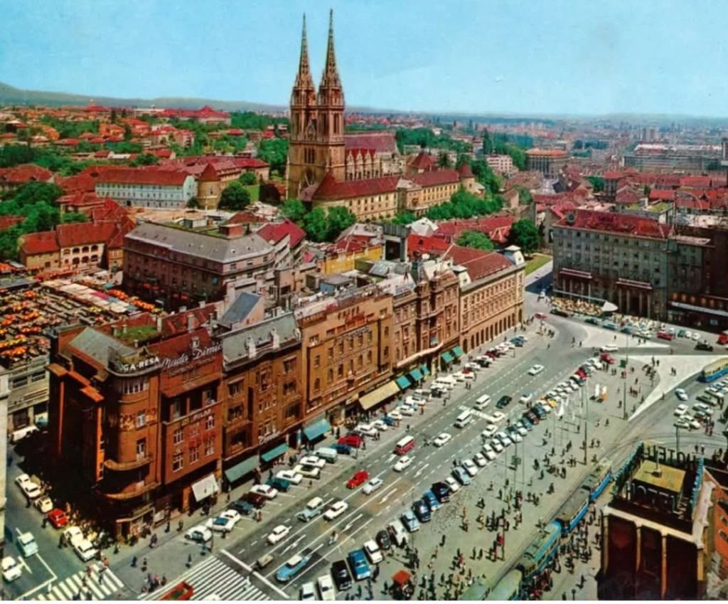 Trg bana Jelačića (tada Trg Republike) 1970-tih godina